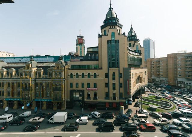 4-кімнатна квартира, вул. Васильківська 6 — фото 2