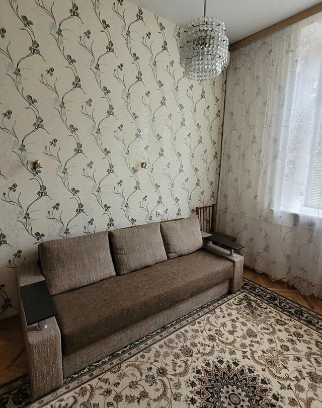 2-кімнатна квартира, вул. Тарасівська 16