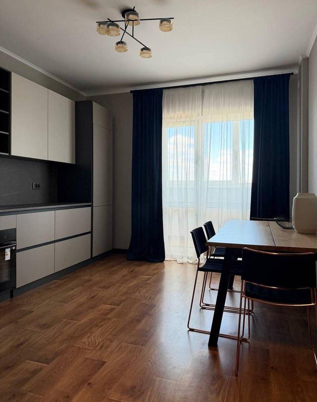 2-кімнатна квартира, вул. Сім'ї Кульженків(Петра Дегтяренка) 21