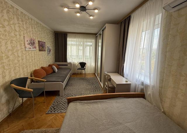 1-кімнатна квартира, вул. Івана Сергієнка 15