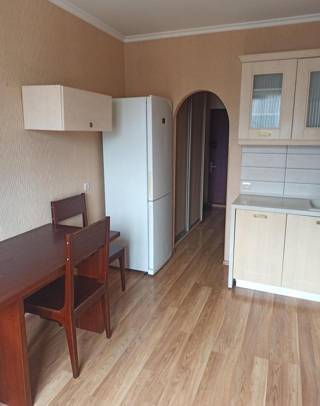 1-кімнатна квартира, вул. Драгоманова 14