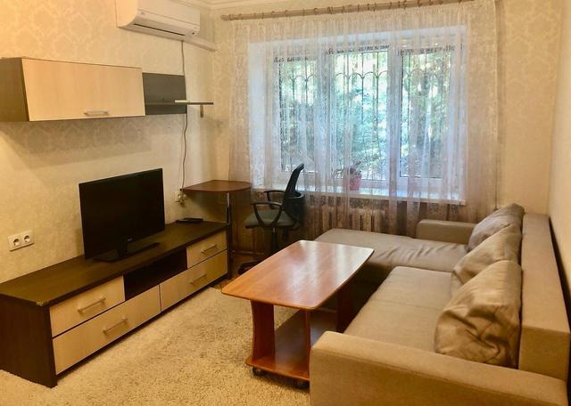 2-кімнатна квартира, вул. Добрий Шлях 5