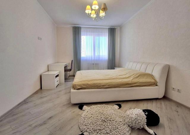 2-кімнатна квартира, вул. Кондратюка 3