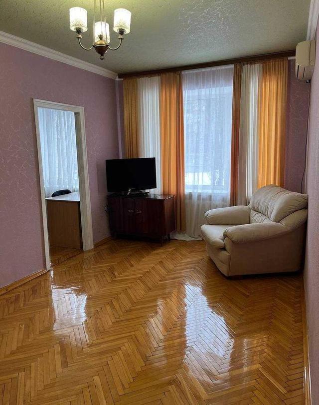 2-кімнатна квартира, пл. Оболонська (Дружби Народів) 8