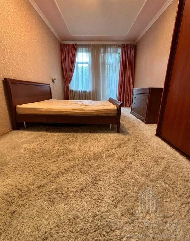 2-кімнатна квартира, вул. Різницька 11