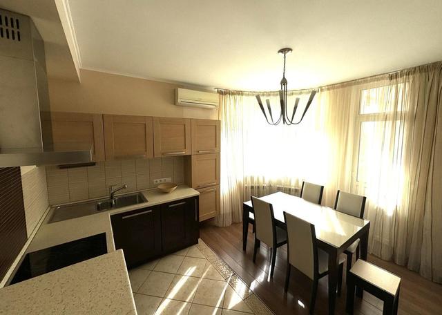 3-кімнатна квартира, повірка; 
також є
