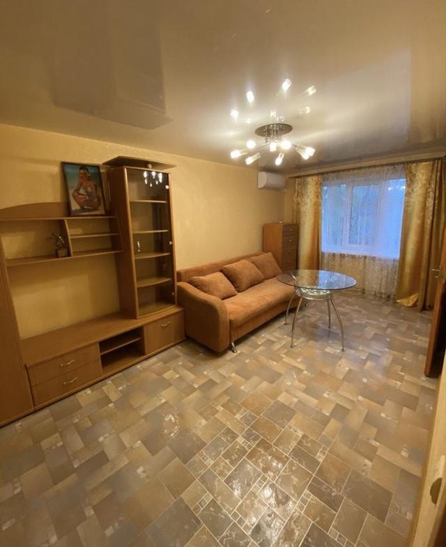 1-кімнатна квартира, вул. Козацька 32