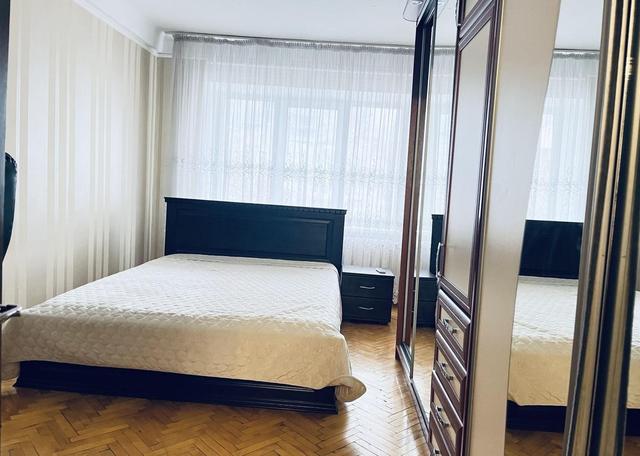 2-кімнатна квартира, вул. Бойчука (Кіквідзе) 34
