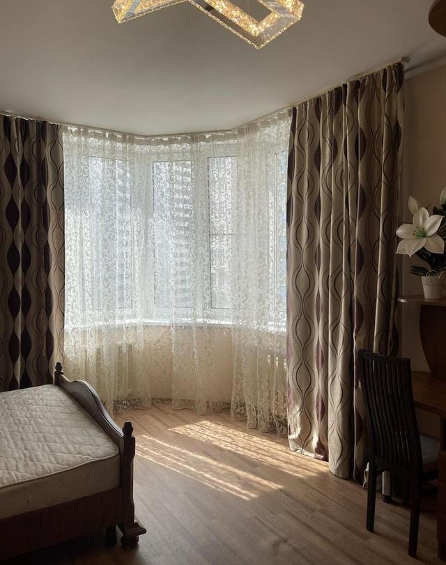 1-кімнатна квартира, вул. Драгоманова 9