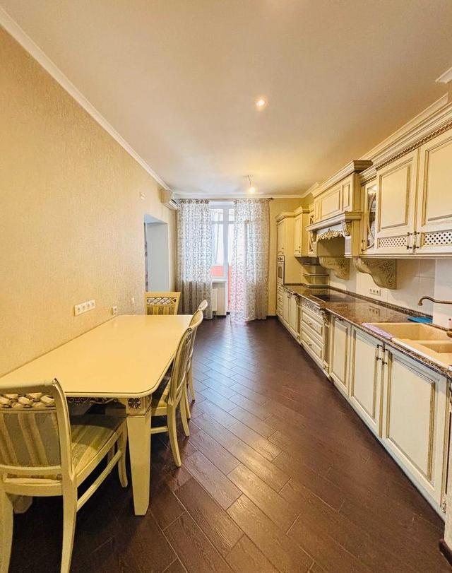 3-кімнатна квартира, вул. Коперніка 12д