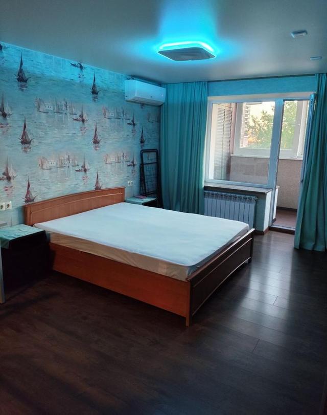 1-кімнатна квартира, вул. Стадіонна 6