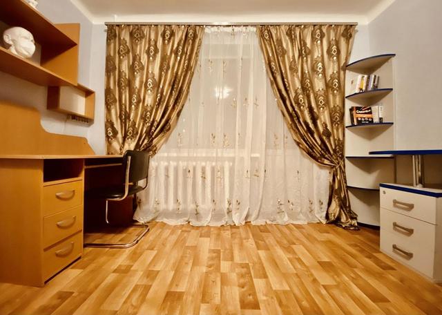 1-кімнатна квартира, вул. Новоукраїнська 1/3