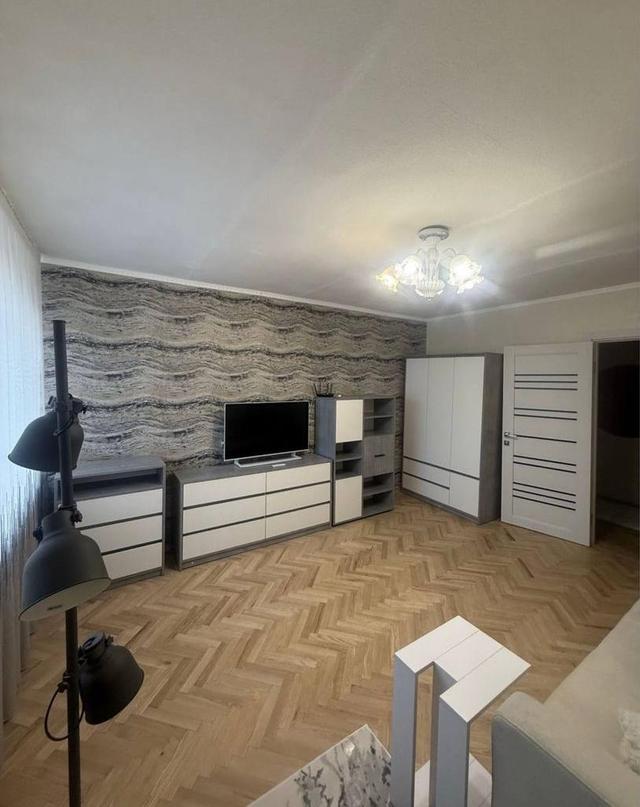 3-кімнатна квартира, і