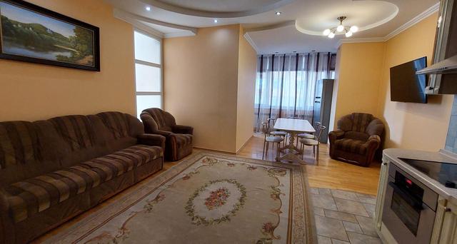 3-кімнатна квартира, на Печерську