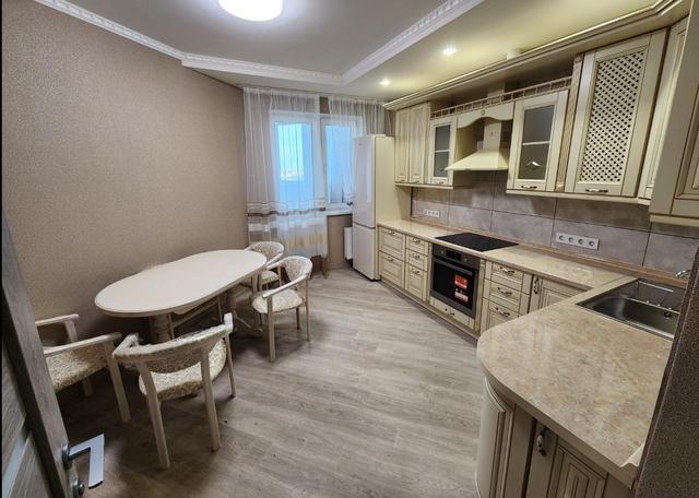 2-кімнатна квартира, вул. Васильківська 2