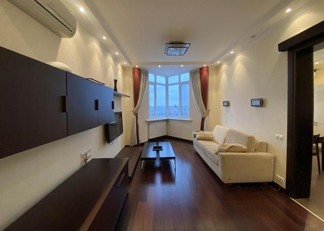 2-кімнатна квартира, вул. Коновальця (Щорса) 32г