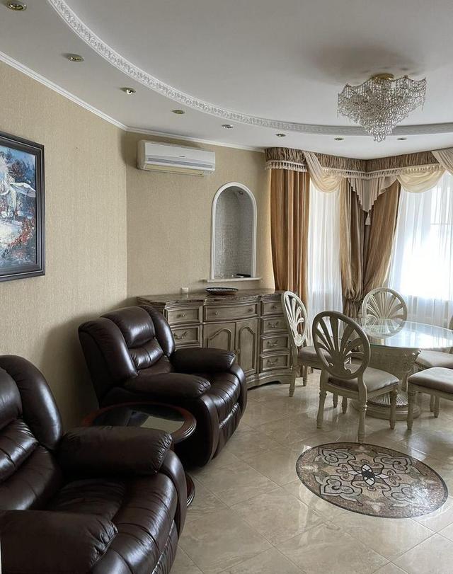 4-кімнатна квартира, вул. Голосіївська 13 — фото 1