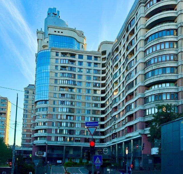 2-кімнатна квартира, вул. Жилянська 59