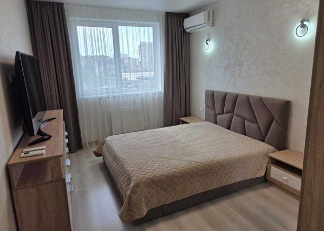 1-кімнатна квартира, вул. Ревуцького 40в