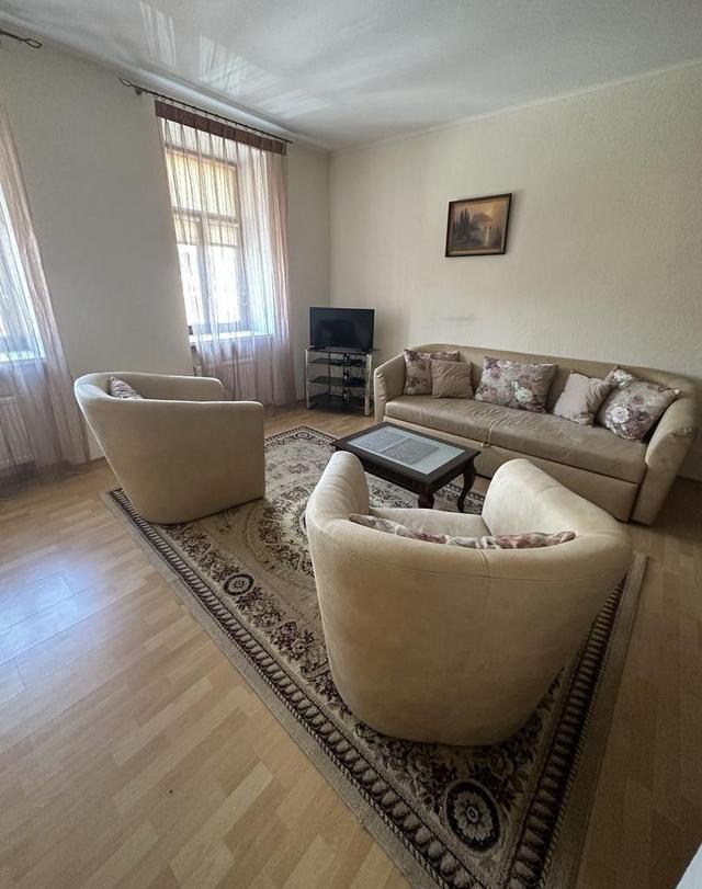 3-кімнатна квартира, ї