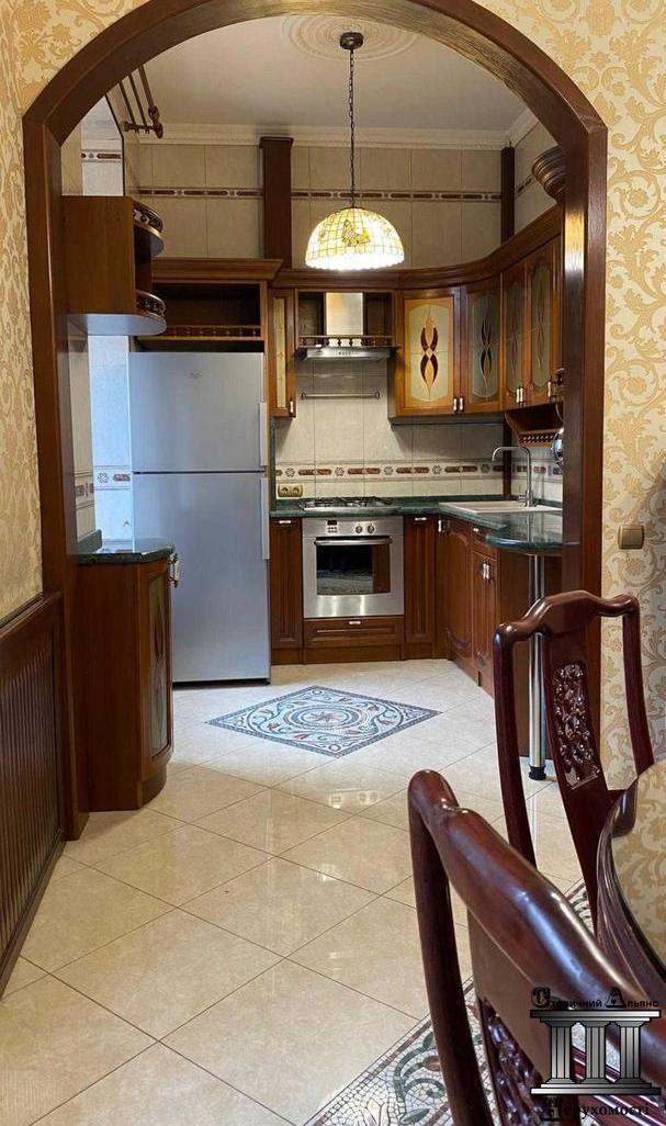 3-кімнатна квартира, вул. Заньковецької 8 — фото 1