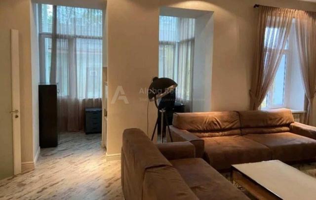 4-кімнатна квартира, вул. Гончара 47б — фото 3