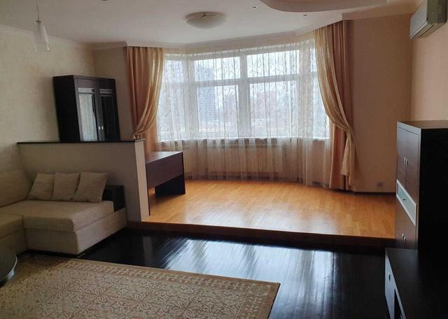 1-кімнатна квартира, вул. Коновальця (Щорса) 32б — фото 1