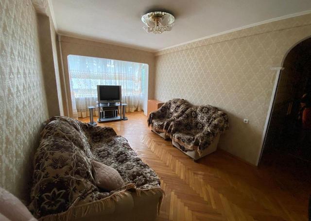 2-кімнатна квартира, лісовому массиві районі — фото 4