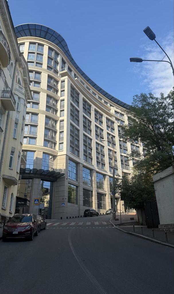 3-кімнатна квартира, вул. Круглоуніверситетська 6