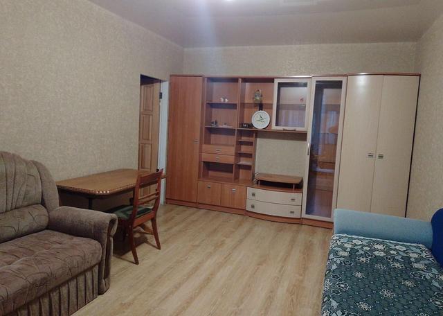 1-кімнатна квартира, харьковское шоссе.
 квартира