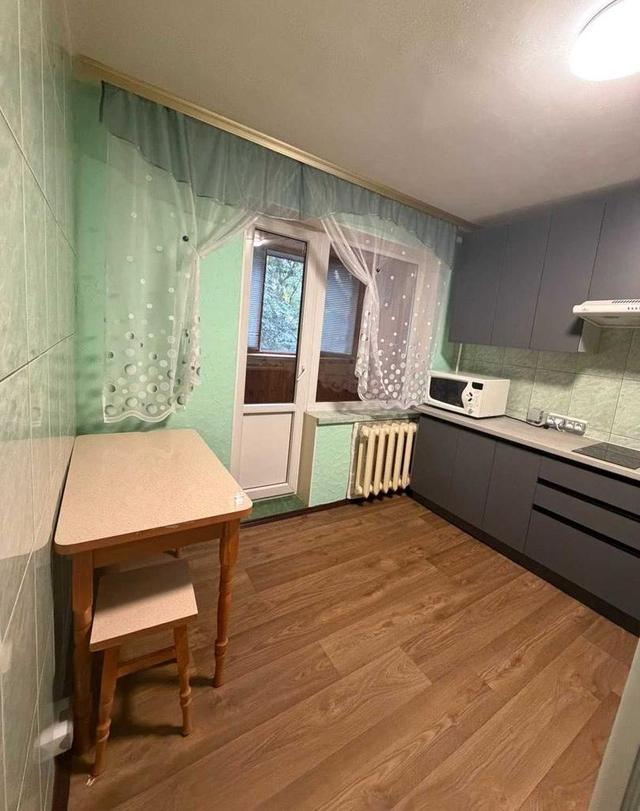 1-кімнатна квартира, вул. Романа Ратушного, 25