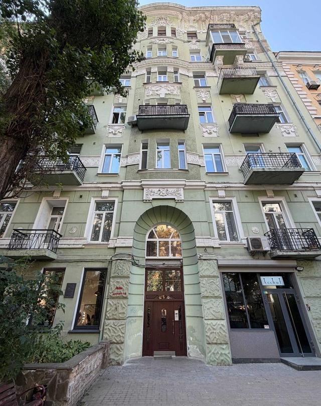 3-кімнатна квартира, вул. Тарасівська, 6 — фото 1