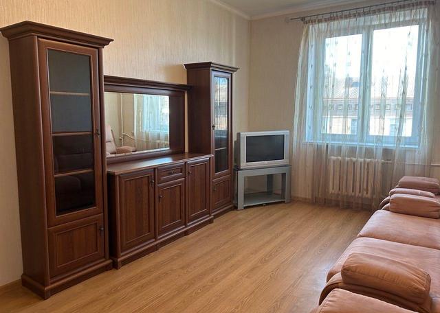 2-кімнатна квартира, вул. Пітерська 10