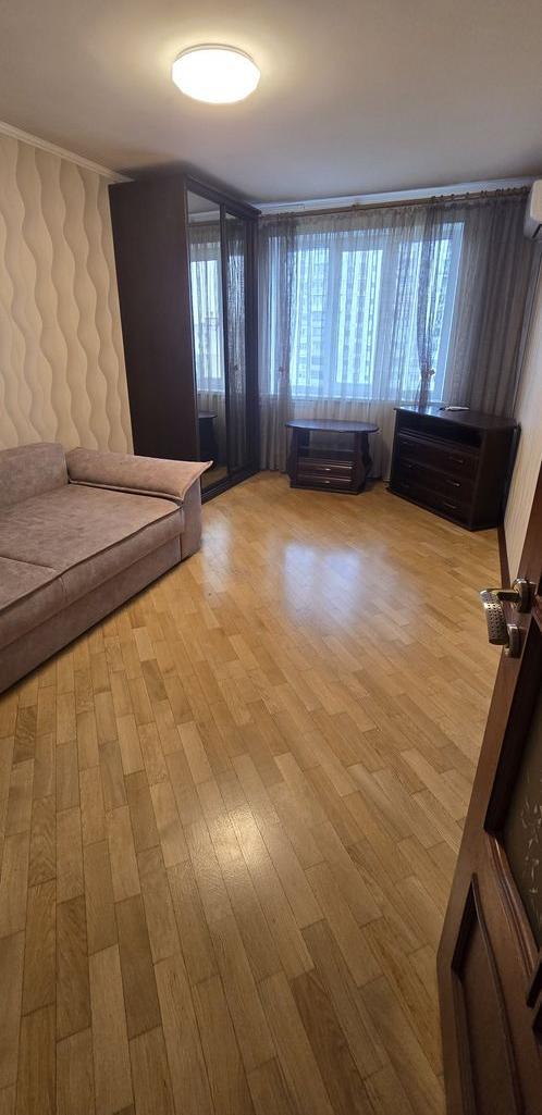 3-кімнатна квартира, пл. Оболонська (Дружби Народів) 5 — фото 1