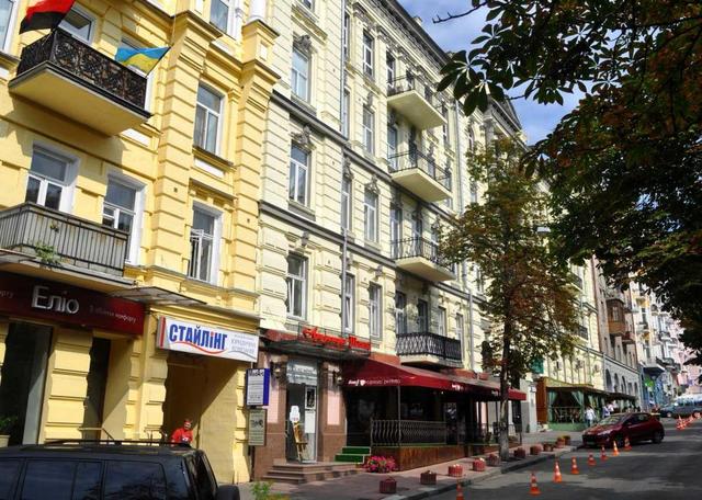5-кімнатна квартира, вул. Антоновича (Горького) 14 — фото 1