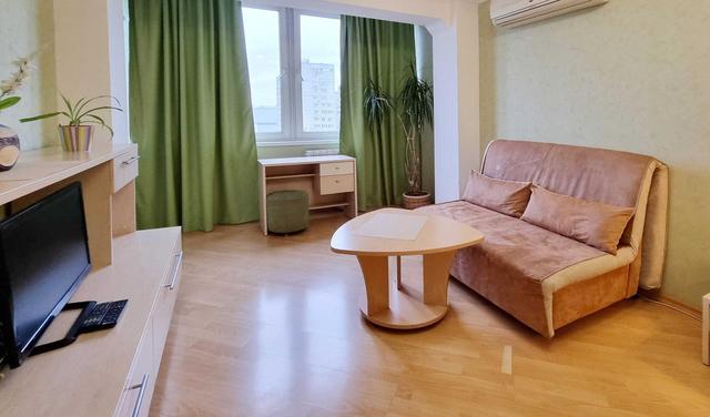 1-кімнатна квартира, вул. Сверстюка (Марини Раскової) 8