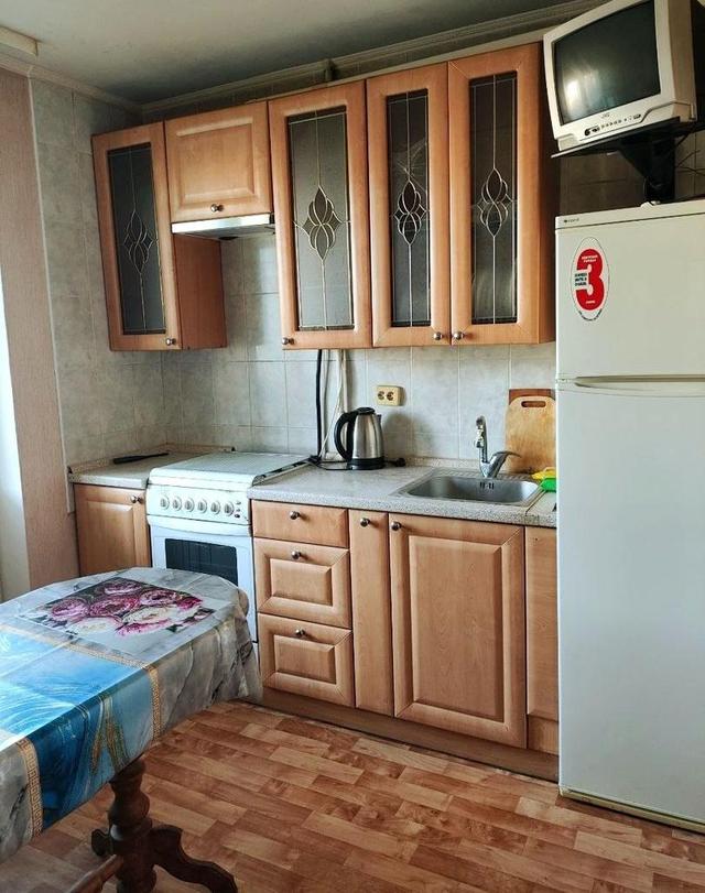 2-кімнатна квартира, О. Левицького