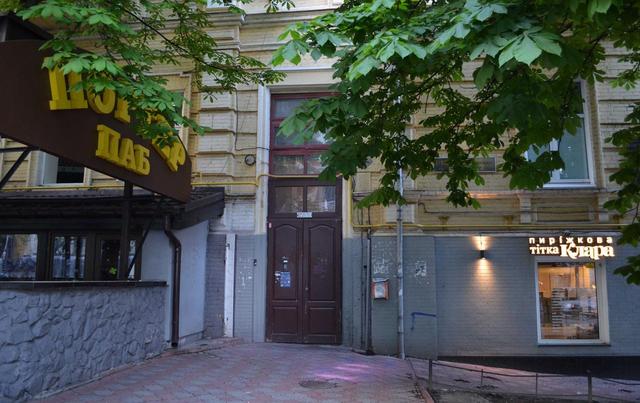 2-кімнатна квартира, вул. Рогнідинська, 1