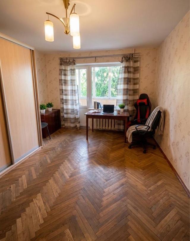 1-кімнатна квартира, вул. Нововокзальна 19