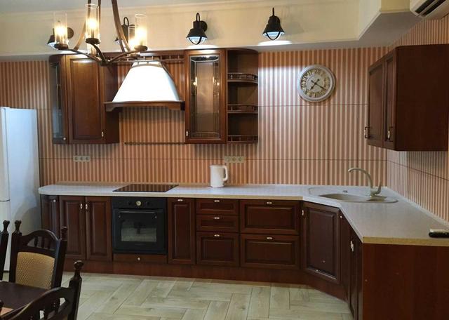 2-кімнатна квартира, вул. Василя Тютюнника, 51