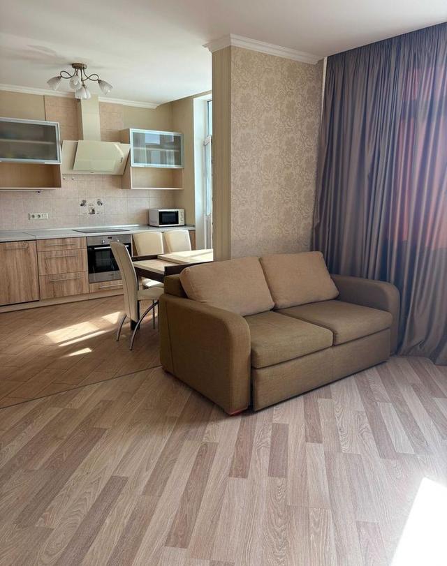 1-кімнатна квартира, просп. Бажана 8б