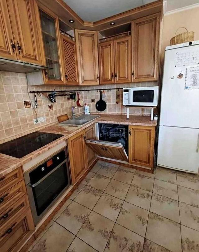 2-кімнатна квартира, Дніпровська наб. 19в — фото 5
