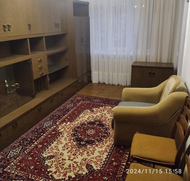 2-кімнатна квартира, вул. Російська 35