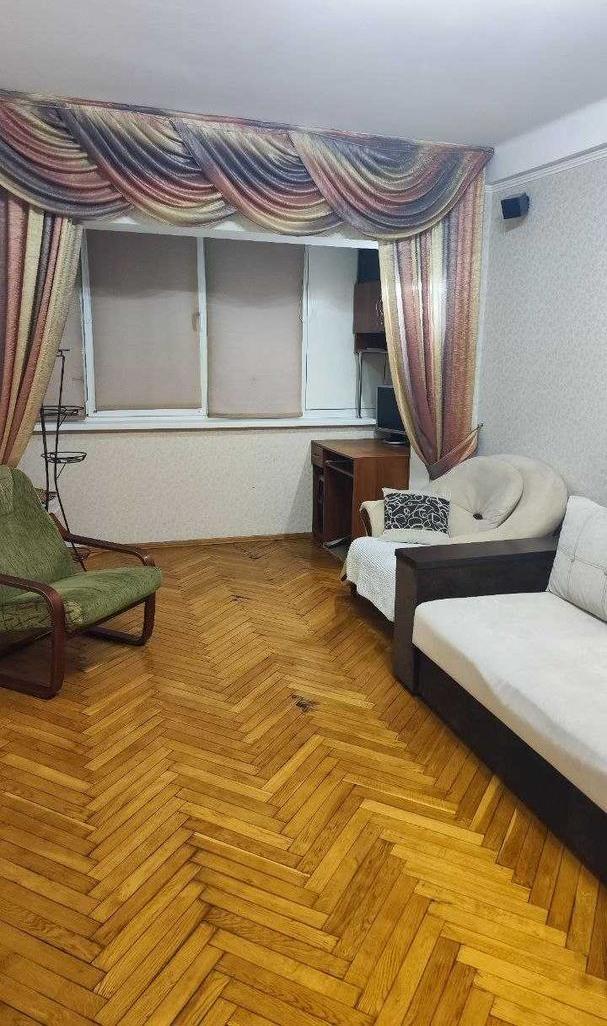 2-кімнатна квартира, бульв. Гашека 8