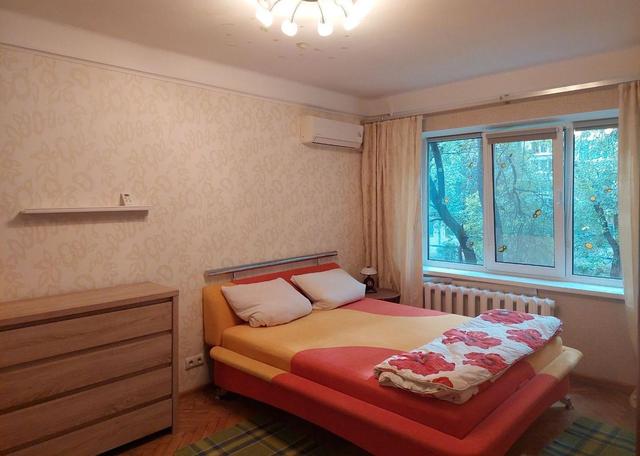 2-кімнатна квартира, вул. Солом`янська 21