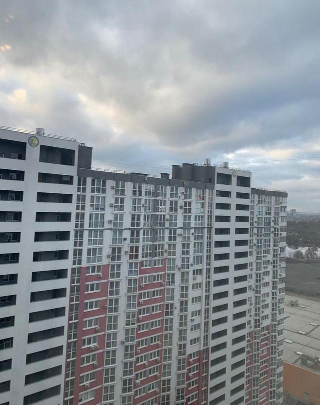 1-кімнатна квартира, вул. Драгоманова 2а