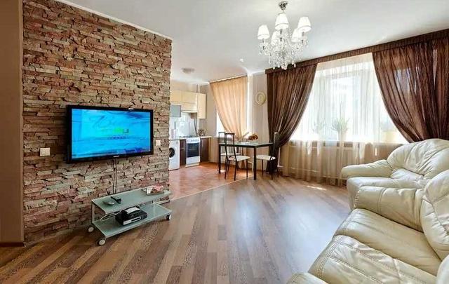 2-кімнатна квартира, вул. Басейна 11