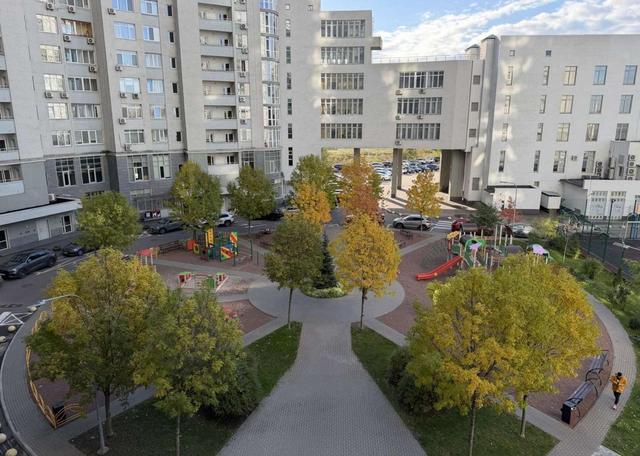 3-кімнатна квартира, просп. Героїв Сталінграда 2д — фото 1