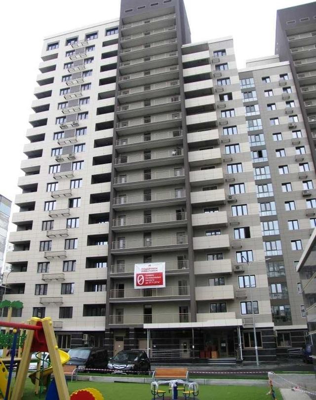 1-кімнатна квартира, вул. Скрипника (Миколи Островського) 40