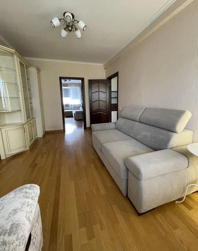 2-кімнатна квартира, біля метро Звіринецька